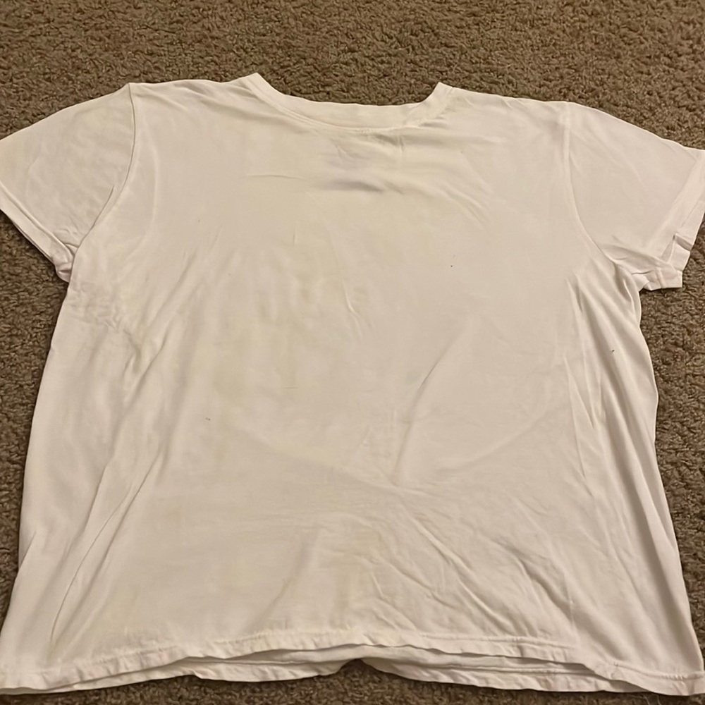 A white shirt great fabric very comfortable great to wear everyday never worn